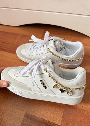 Guess orijinal spor ayakkabı - Görsel 3
