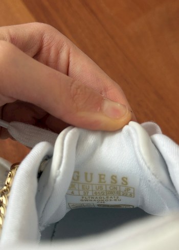 Guess orijinal spor ayakkabı - Görsel 9