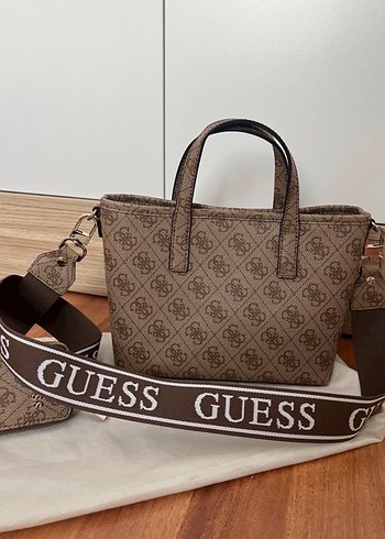 Guess Kadın Kahverengi Deri Baskılı Omuz Çantası - Görsel 4