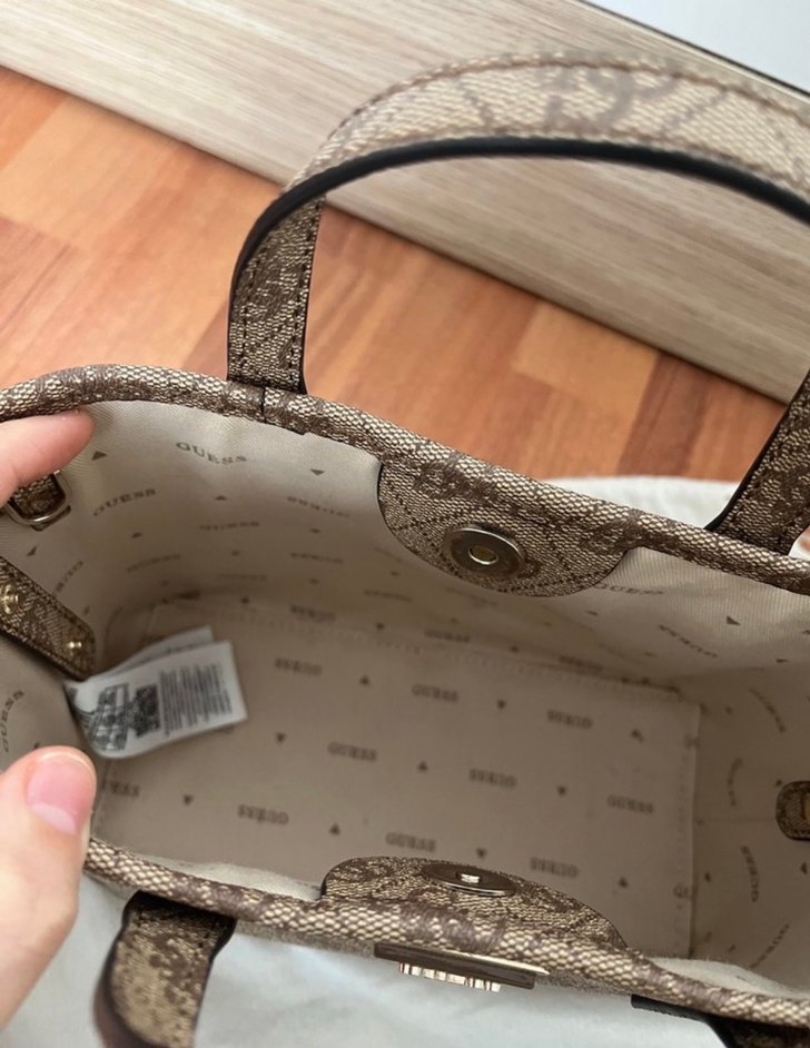 Guess Kadın Kahverengi Deri Baskılı Omuz Çantası - Görsel 2