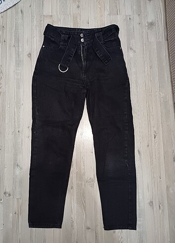 Siyah jeans 