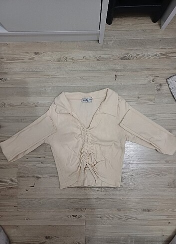 Ekru crop 