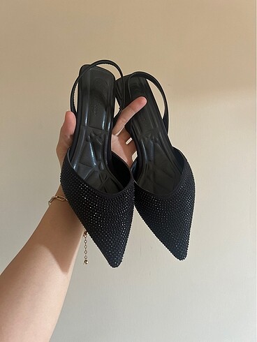 Kısa topuklu stiletto