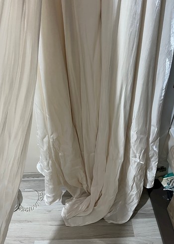 Uzun Kollu Beyaz Dökümlü elbise - Görsel 5