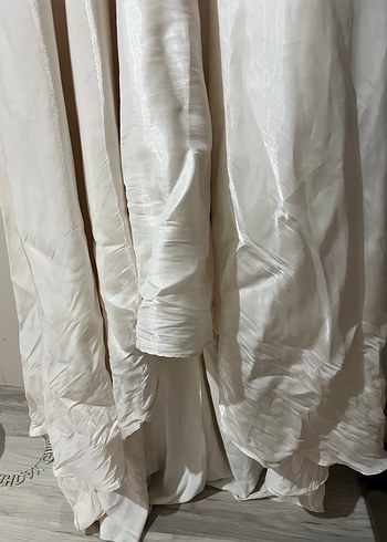 Uzun Kollu Beyaz Dökümlü elbise - Görsel 7