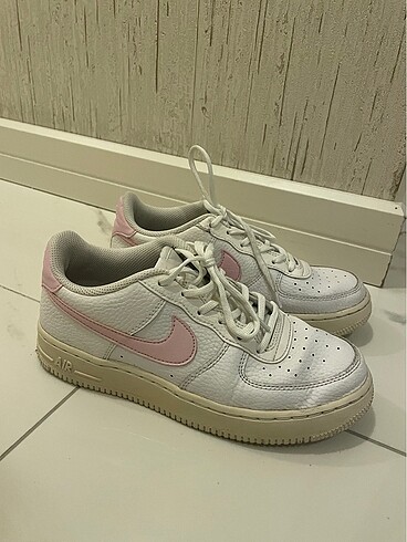 Nike air force beyaz pembe