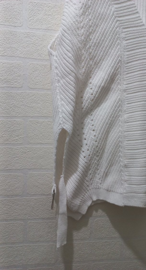 V Yaka Örgü Beyaz Kolsuz Kadın Süveter - Görsel 2