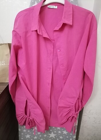 Pembe gömlek 