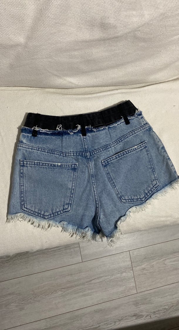 Düşük Bel Püsküllü Mini Kot Şort - Görsel 3