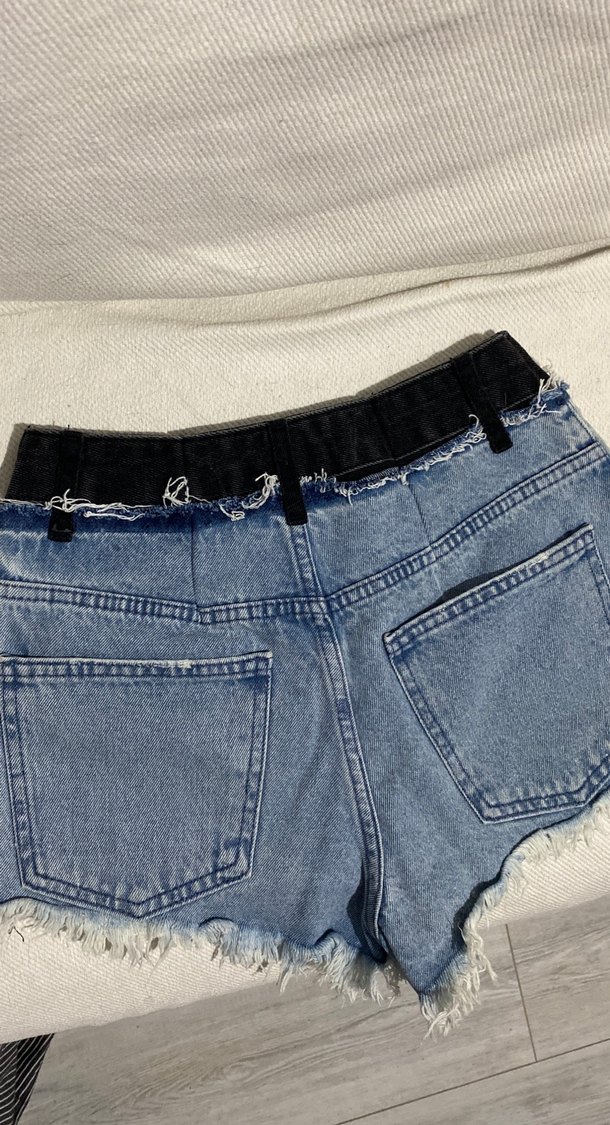 Düşük Bel Püsküllü Mini Kot Şort - Görsel 4