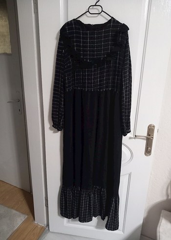 Uzun Kollu Siyah Fırfırlı Gotik Elbise - Görsel 3