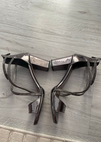 38 Beden gri Renk Gri Yılan Desenli Metal Topuklu Kadın Ayakkabı