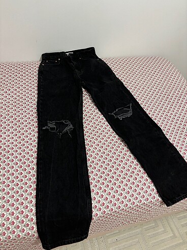 yırtık modelli bol jeans