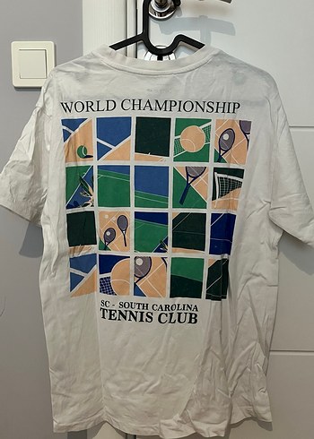 Beyaz Baskılı Kadın Tişört Loose Fit ve alt kısa tayt - Görsel 3