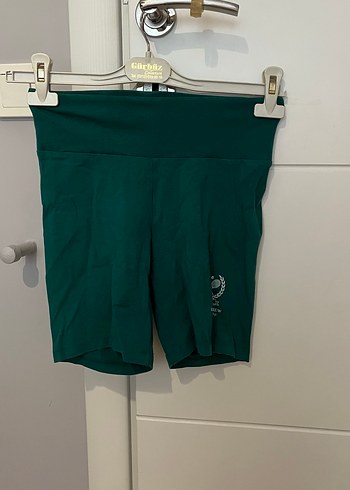 Beyaz Baskılı Kadın Tişört Loose Fit ve alt kısa tayt - Görsel 4