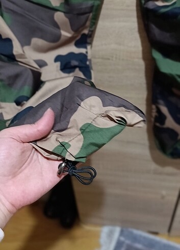 Diğer Asker rengi pantolon