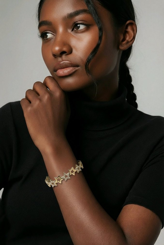 Altın Renkli Yıldız Desenli Kararmaz Çelik Bileklik - Görsel 2