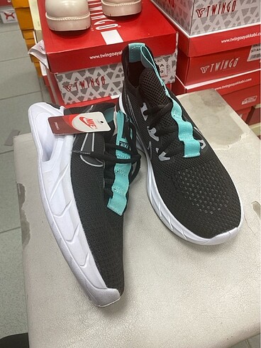 Nike spor ayakkabısı