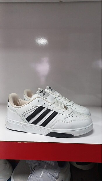 Adidas spor ayakkabı