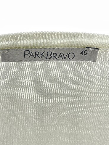 40 Beden beyaz Renk Park Bravo Bluz %70 İndirimli.