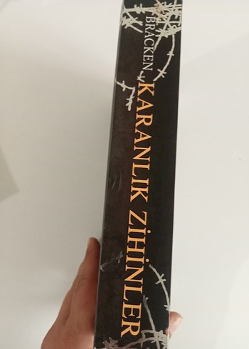 Beden Karanlık Zihinler - Alexandra Bracken