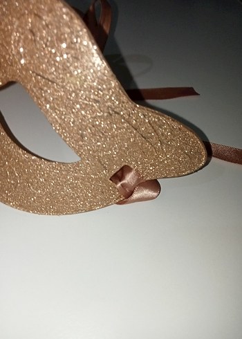 Altın Renkli Maskeli Yüz Aksesuarı - Görsel 5