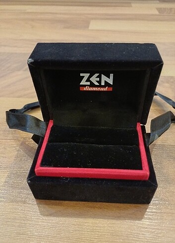 Zen yüzük kutusu