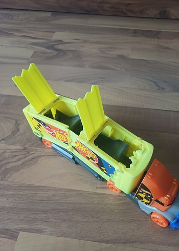Hot Wheels Çarpışan Oyuncak Tır - Görsel 6