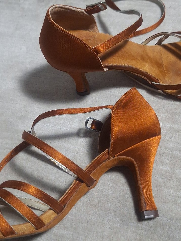 Latin dans ayakkabisi - Görsel 2