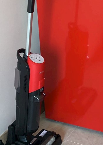 Kırmızı Dikey Elektrikli Süpürge - Görsel 2