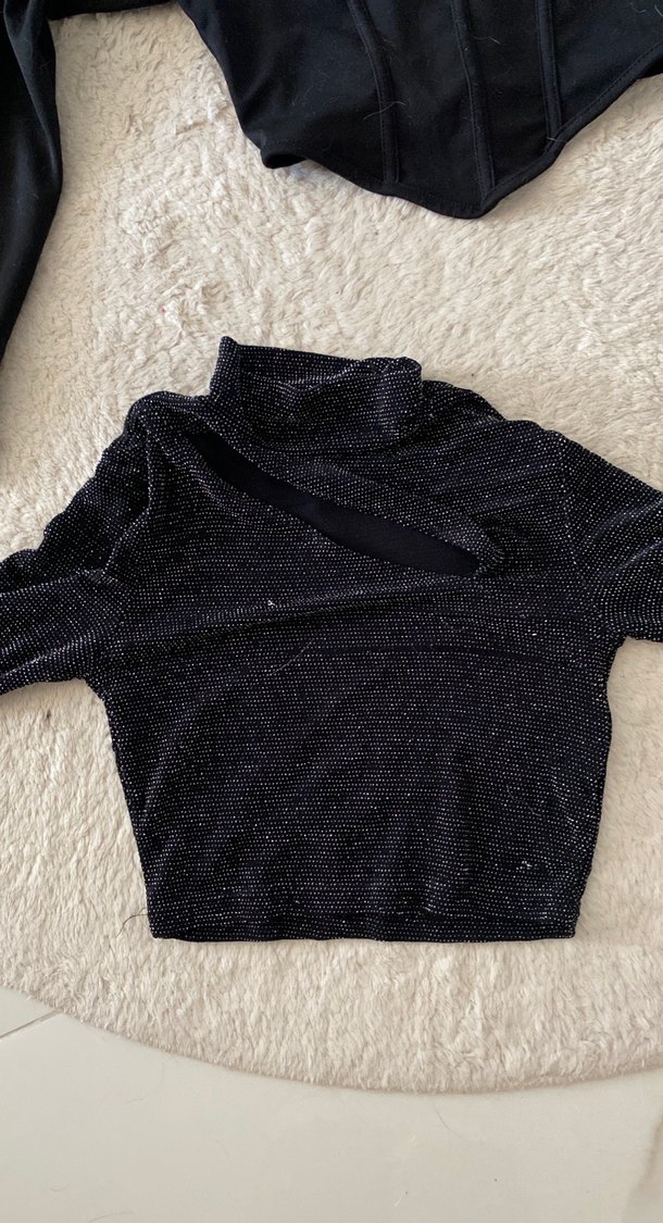 Siyah Boğazlı Triko Mini Bluz - Görsel 2