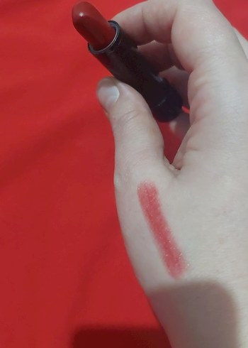 Oriflame - Canlı Kırmızı Ruj - Görsel 3