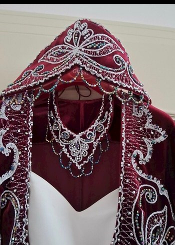 Bordo İşlemeli Boncuk Detaylı Kadın Henna Elbisesi