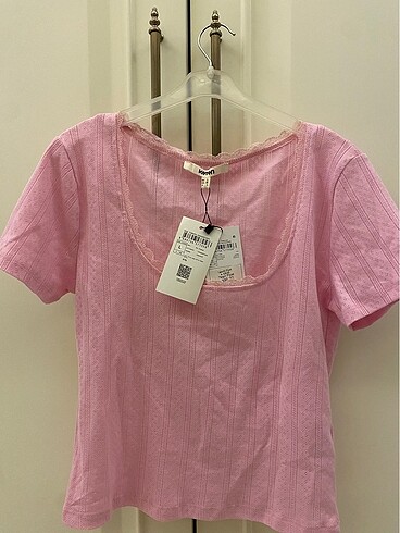 Pembe dantelli