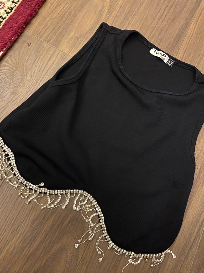 Boncuk Detaylı Siyah Crop Top - Görsel 2