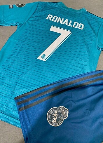 Adidas Real Madrid çocuk forma takımı