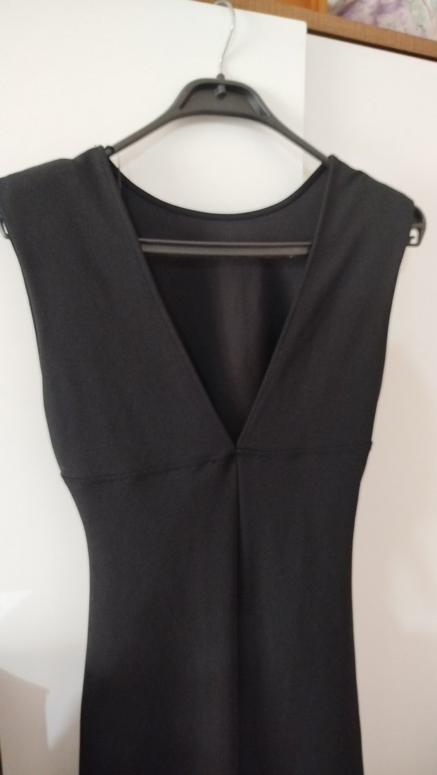 Siyah V Yaka Drapeli Uzun Elbise - Görsel 3