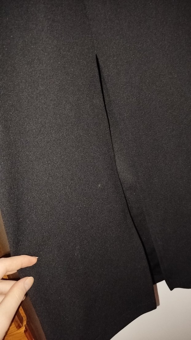 Siyah V Yaka Drapeli Uzun Elbise - Görsel 4