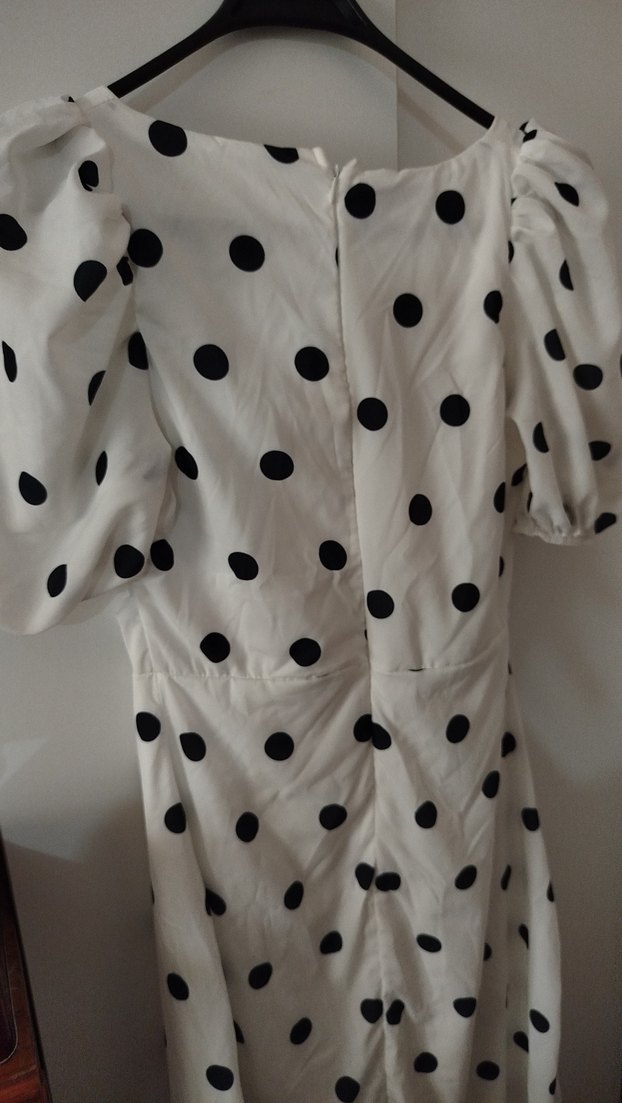 Uzun Puantiyeli Beyaz Elbise - Görsel 2