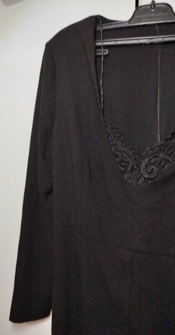 Uzun Kollu Siyah V Yakalı Gotik Elbise - Görsel 4