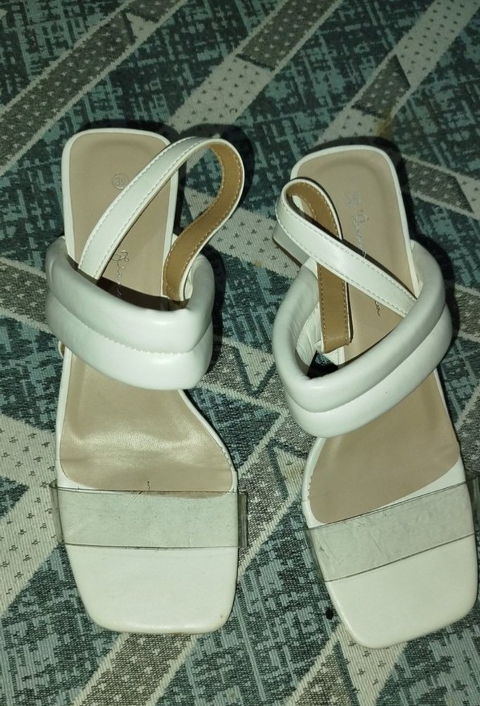 Beyaz üçgen Topuklu Kadın ayakkabı - Görsel 3