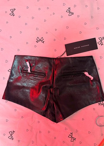 Kadın Siyah Kürklü Deri Mini Şort - Görsel 3