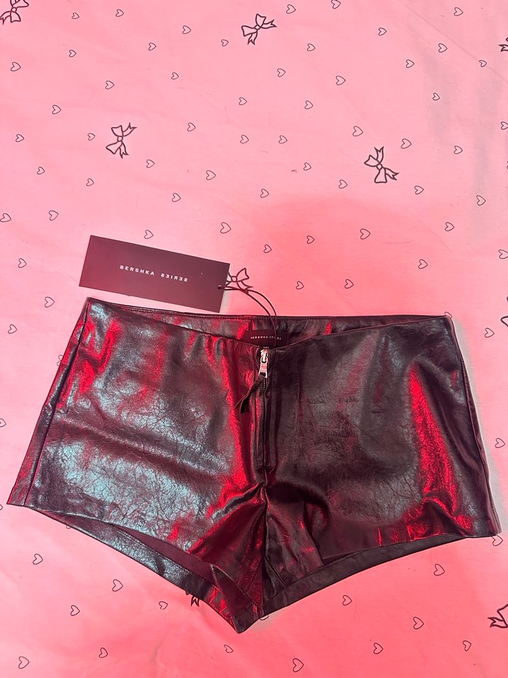 Kadın Siyah Kürklü Deri Mini Şort - Görsel 2