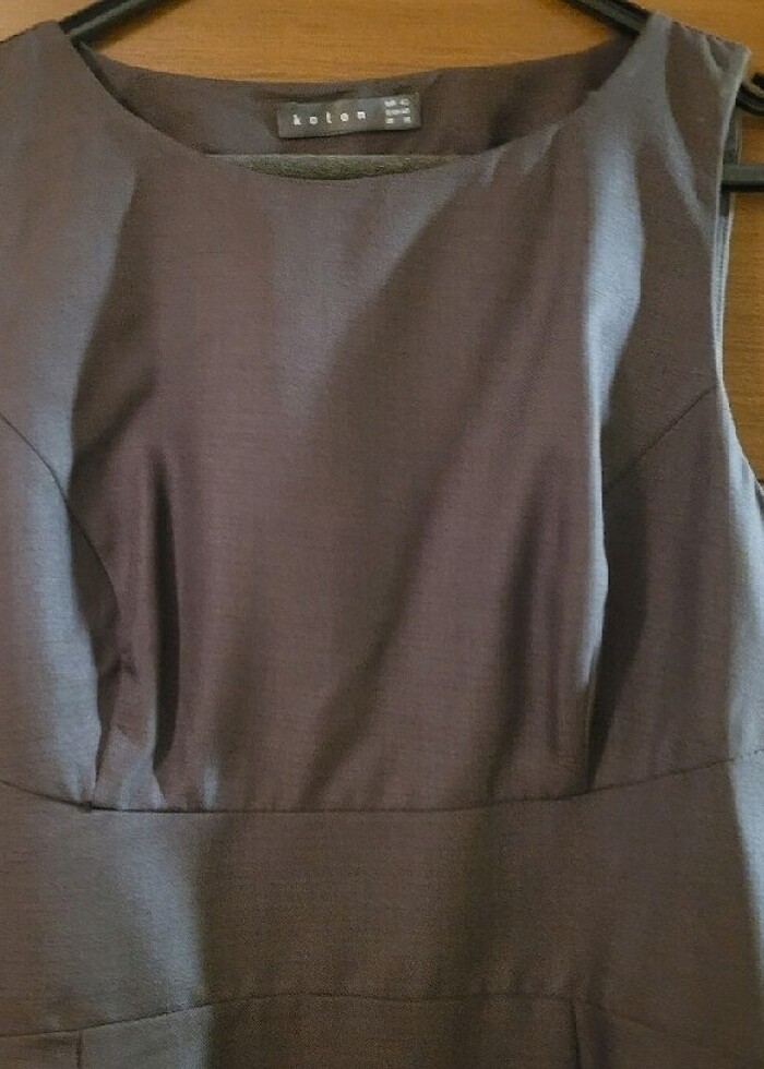 İş için kullanışlı ve şık, üzerinize oturan elbise - Görsel 2