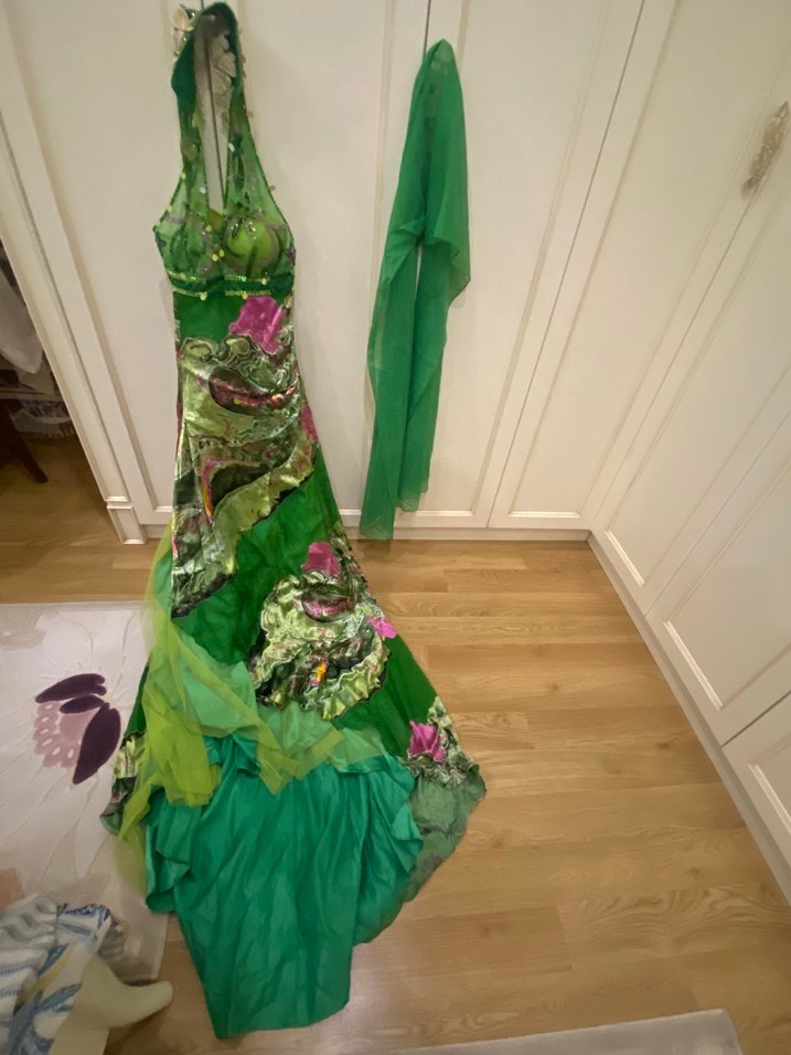 Roman marka  Boyundan askılı Uzun Yeşil Boncuk İşlemeli abiye - Görsel 5