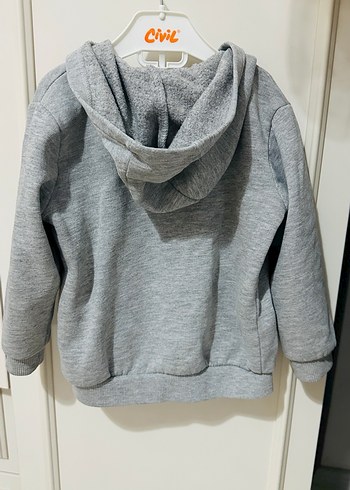 Kapüşonlu Erkek Çocuk - Görsel 3