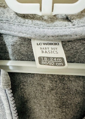 Kapüşonlu Erkek Çocuk - Görsel 2