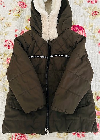 Kapüşonlu Erkek Çocuk Mont - Görsel 4