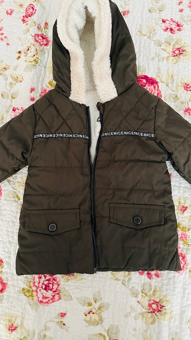 Kapüşonlu Erkek Çocuk Mont - Görsel 3