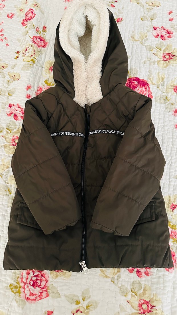 Kapüşonlu Erkek Çocuk Mont - Görsel 4